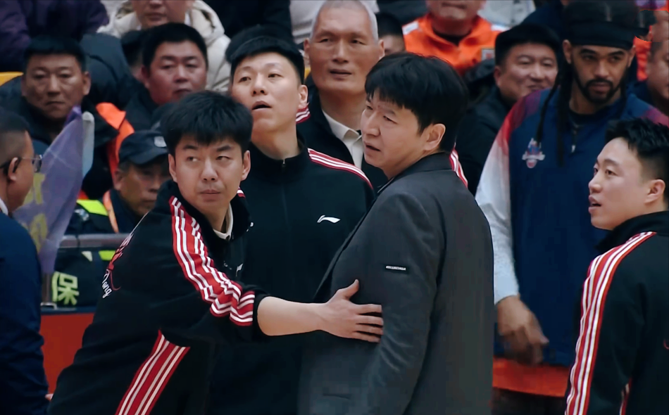 爆砍42分！克里斯大号2双，CBA焦点1战：山东险胜，2大外援咋回事